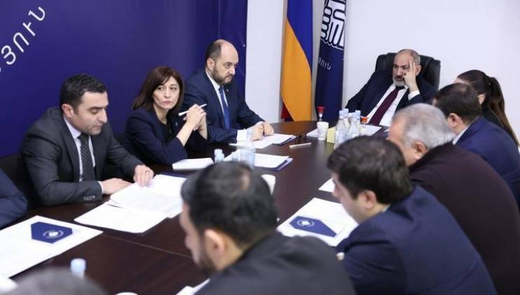 Լարախաղացները