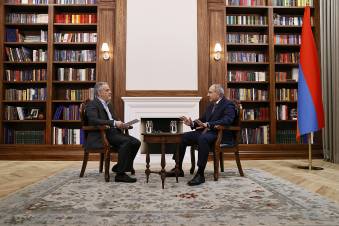 Փաշինյանն Իրանին եւ Թուրքիային դնում է նույն հարթության վրա
