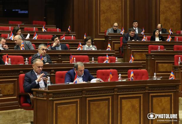 Նախ՝ տանենք Նիկոլին