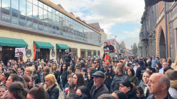 Ինչ է կատարվում Գյումրիում․ իրավիճակը թեժ է