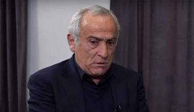 «Հրապարակ»․ Ինչու չի կայանում մտավորականների միաբանությունը