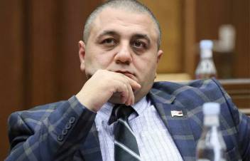 «Հրապարակ». Մարտուն Գրիգորյանն ասաց, որ միայն ընտրությանն է աջակցելու, հետագա պրոցեսներում աջակցելու մասին չի հայտարարել