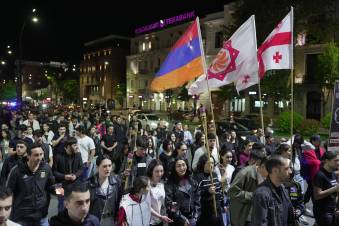 Թբիլիսիում նույնպես ջահերով երթ են արել․ տեսանյութ, լուսանկարներ