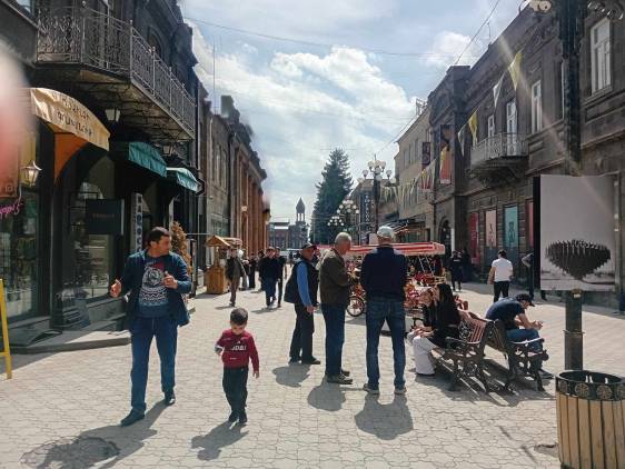 Արցախը Ադրբեջանի կազմում չի լինելու, ՔՊ-ն էլ Գյումրիում քաղաքապետ չի ունենալու. ինչ են կարծում գյումրեցիները
