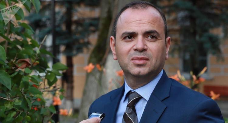 «Հրապարակ»․ «Ի գործ» ծրագրով գալիս են, մեկ տարի ապրում ՀՀ բյուջեի հաշվին ու հետ գնում