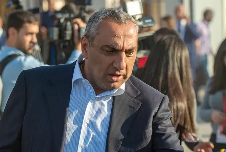 Լֆիկը ակնարկներ է անում