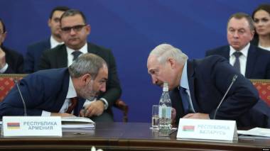 Լուկաշենկոյի ականջից բռնած քաշեիր, տանեիր ԱԱԾ-ի պադվալ, Նիկոլ Վովաևիչ