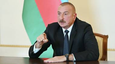 Մինչ Նիկոլը փորձում է գովազդել երեւութական խաչմերուկը...