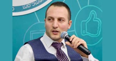 Ժամանակին իր զուգընկերուհին էր Մեհրիբանին թեյի հրավիրում, հիմա էլ ինքն է Ալիեւին սրճելու կանչում