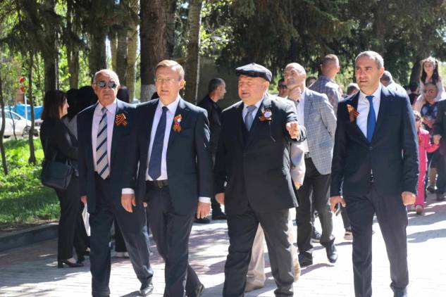 Մայիսի 9-ը Գյումրիում՝ խորհրդային շնչով և ռուսական կողմի ակտիվ  մասնակցությամբ