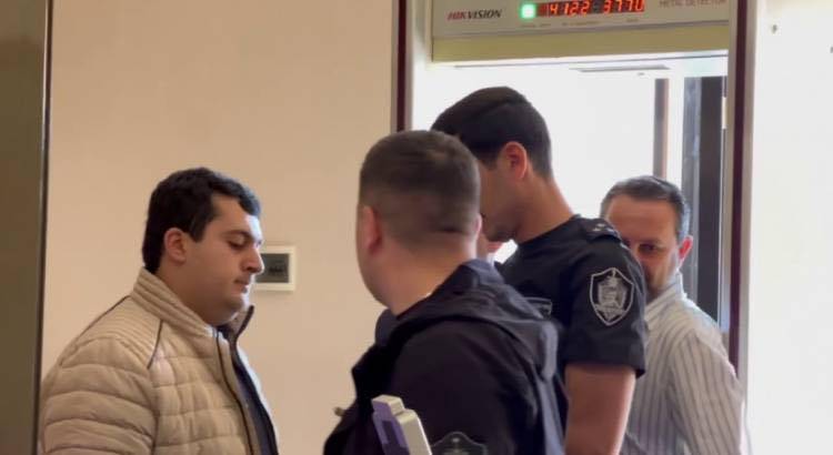 Քաղաքապետարանի ձերբակալվածներից մեկը բարձրաստիճան պաշտոնյայի որդի է
