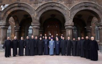 «Հրապարակ». Հատուկ տգետների համար` կուսակրոնությունը ներդրվել է միջնադարում եւ աստվածաբանական իմաստ չունի
