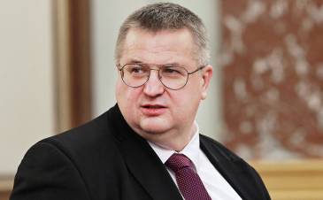 Оверчук заявил об угрозе закрытия неба над Арменией для России