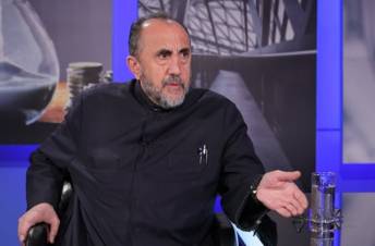 Շատ բան կարելի է անել, կարեւորը արածի տակից դուրս գալն է. Տեր Միքայել Արքեպիսկոպոս Աջապահյան