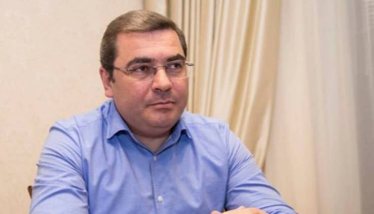 Это делается исключительно для получения политических дивидендов, создания хаоса и раскола
