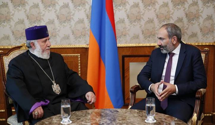 «Հրապարակ». Եկեղեցում առաջին սադրիչներն են հայտնվել 