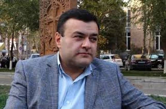 Ամենահետաքրքիրն այն է, որ «կոչ» բառին համապատասխան ոչ մի բառ չկա Կարապետյանի հայտարարության մեջ