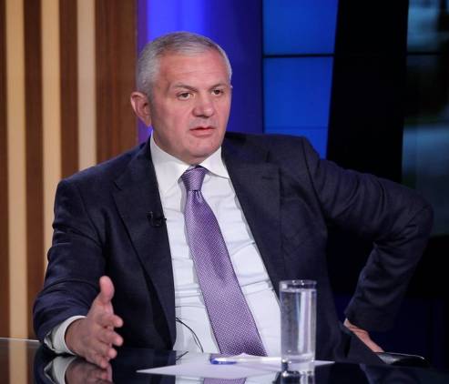 Ֆրանսիան Փաշինյանի կողքի՞ն է ,թե պատմությունն է կրկնվո՞ւմ