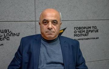 В Брюсселе с Пашиняном сфотографировались в той же позе и с той же улыбкой, что и с Майей Санду