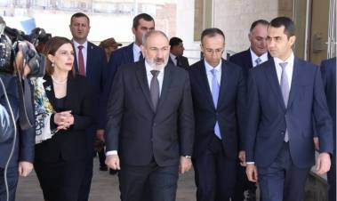Գողինն ու բոզինը 3 օր է. մի լավ հայ է ասել