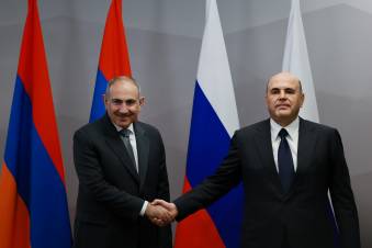 Փաշինյանը Միշուստինի հետ հանդիպումից առաջ եւ հետո