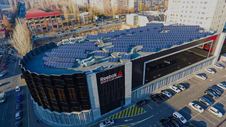 Խուզարկություններ են անում Reebok-ում, մարզվողներին դուրս են հանել