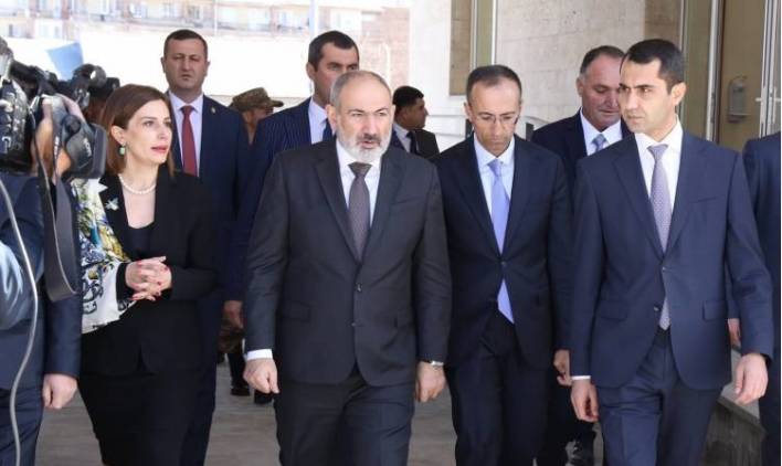 Գողինն ու բոզինը 3 օր է. մի լավ հայ է ասել
