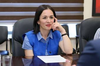 Նախարարի մոտ ընդունելությունը ուսուցիչների համար կլինի հերթագրումով եւ դիմում- հայտով 