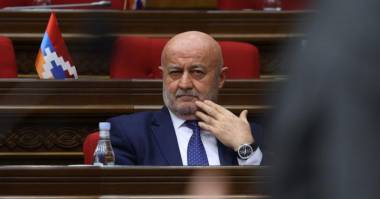 «Հրապարակ». Մակրոն, Պակրոն, Թրամփ, Մրամփ․ չգիտեմ էլ՝ ինչ բառեր օգտագործեմ էդ այլանդակների մասին