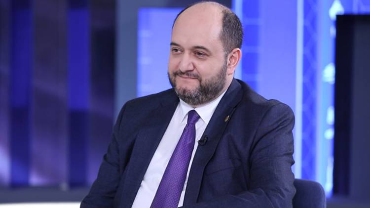 «Հրապարակ». Արայիկ Հարությունյանի կադրը խոշոր գումարներ է հափշտակել