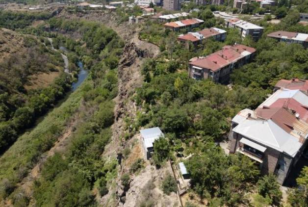 «Հրապարակ». Գնում եք՝ Հռոմում նկարվում, իսկ Շենգավիթում 4-րդ դարի հուշարձան կա, որտեղ մեր պապերը գինի են ամբարել