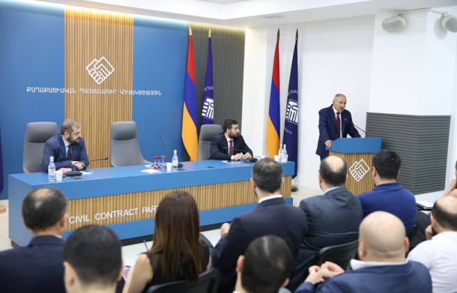 «Հրապարակ». Իշխանությունն արտահերթի հարցն օրակարգ է բերել․ մանրամասներ փակ նիստից