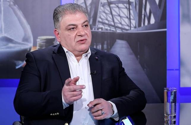 «Հրապարակ». Նույն դեսպաններն առաջ ամբիոններից հակահայկական օրակարգերի դեմ կոկորդ էին կրծում