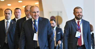 «Հրապարակ». Եթե Փաշինյանը մուրճ է ճոճում ընդդիմադիրների գլխին, շարքային քաղաքացիներն էլ կարող են ավտոմատ «ճոճել»