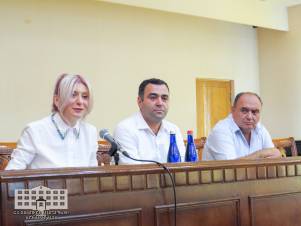 «Հրապարակ»․ Մարզպետն ասում է՝ «դպրոցները կփակվեն ուսուցիչների եւ ծնողների համաձայնությամբ»