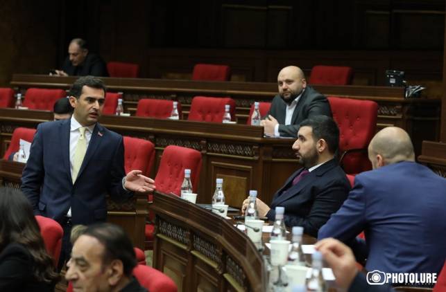 «Հրապարակ». ՔՊ-ականները զգուշանում են Հակոբ Արշակյանից