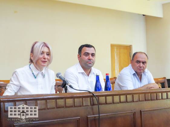 «Հրապարակ»․ Մարզպետն ասում է՝ «դպրոցները կփակվեն ուսուցիչների եւ ծնողների համաձայնությամբ»