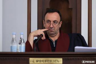 «Հրապարակ». Իշխանությունը շտապում է ազատվել Հրայր Թովմասյանից
