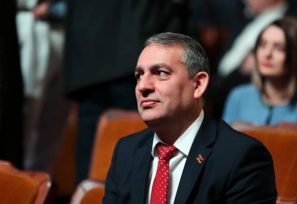 «Հրապարակ». Հարսանիք՝ «նեղ կռուգով»