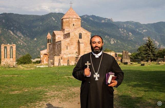 Գոնե օրինական զենք էլ չունե՞ս. խուզարկության ժամանակ հարցրել են քահանային. Տեր Վրթանես Բաղալյան