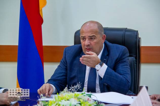 «Հրապարակ». Պետի ազգանունը ճիշտ գրել չգիտեն, բայց 50 միլիոն պարգեւավճար են ստացել