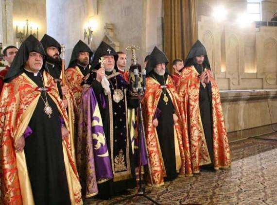 «Հրապարակ»․ Բարձրաստիճան հոգեւորականները հակաքայլեր են ձեռնարկում իշխանությունների դեմ