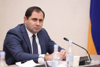 «Հրապարակ». Նախկին համեստ ուսուցչից բան չի մնացել
