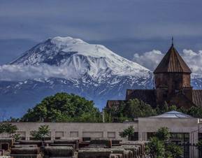 Եկեղեցին չպետք է մտնի իշխանության կեղտոտ խաղի մեջ
