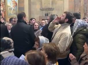 Ինչքան պետք է մարդը ճղճիմ լինի, որ պատարագի տեքստը կրճատելը դարձնի գերնպատակ