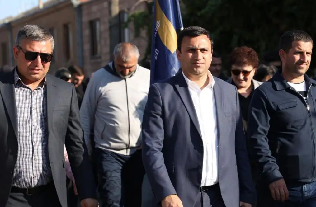  «Հրապարակ»․ Վաղարշապատում ՔՊ-ն անցել է «մարտեր առանց կանոնների» ձեւաչափին