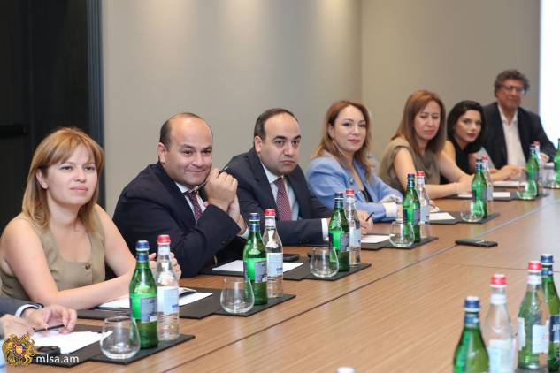 «Հրապարակ»․ Պետությունը միլիոններ է վճարում նախկին նախարարի ապօրինի հրամանների համար