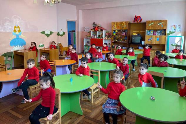 Երեւանում 8 հազար 900 երեխա սպասում է իր հերթին