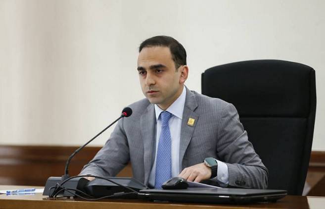 «Հրապարակ»․ Ավինյանը տեսնում է քաղաքի խնդիրները, բայց անկարող է լուծել