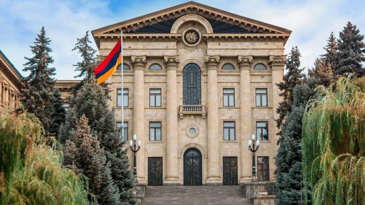 «Հրապարակ»․ Սրճարան գնալու համար վերելակ են տեղադրում